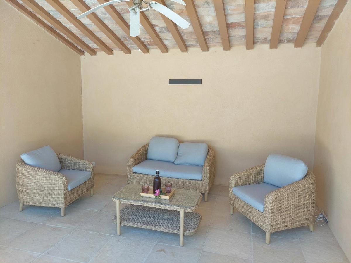 Mas La Gentille ,,, A La Campagne , Beautiful Outdoor , Swimming Pool , Pool House , Nice Green Garden , Bbq ,,, Only For You , Pour Passer Un Sejour Inoubliable Перн-ле-Фонтен Экстерьер фото